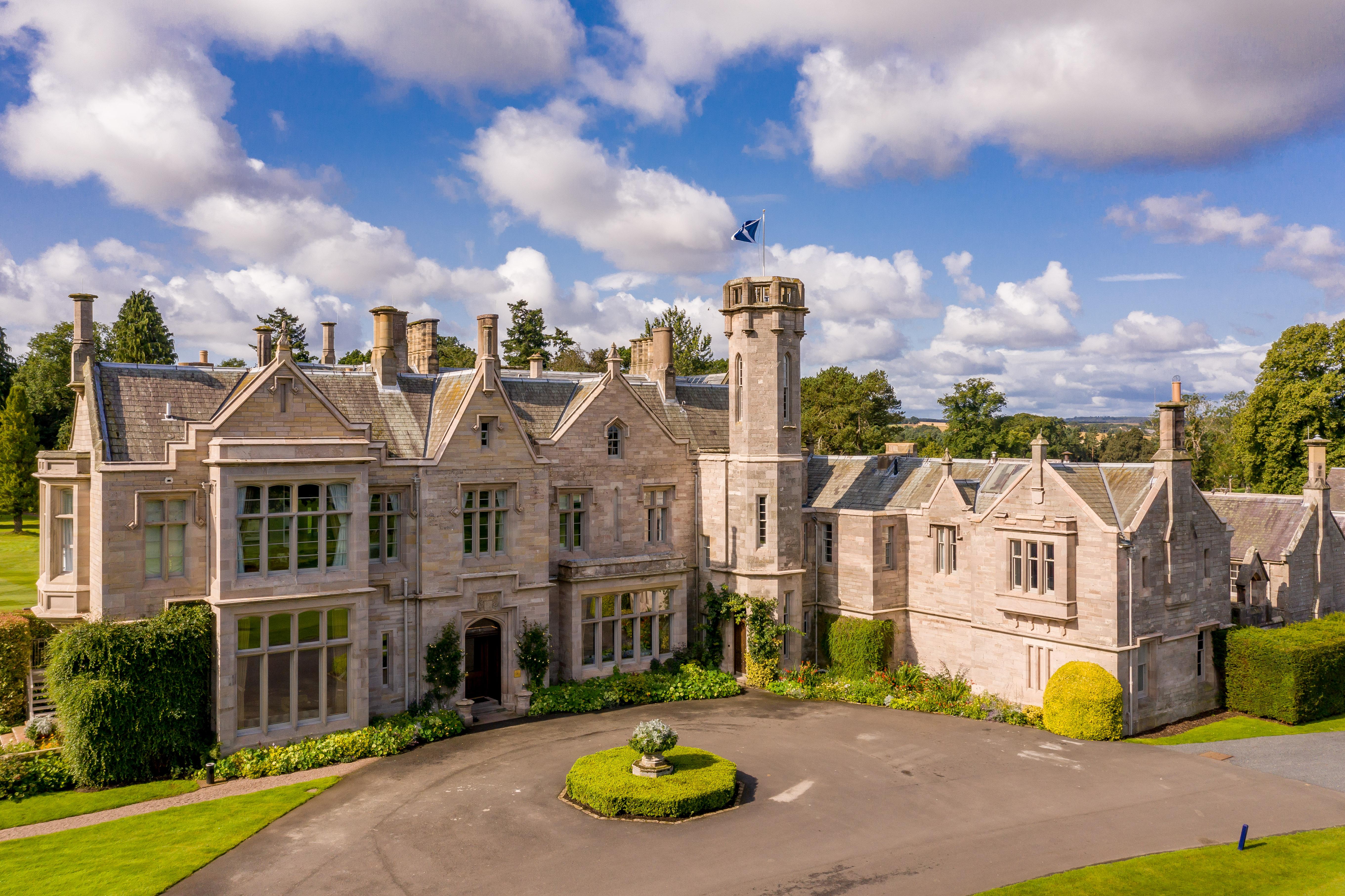 Schloss Roxburghe, Part Of Destination By Hyatt Exterior foto The main entrance to the school
