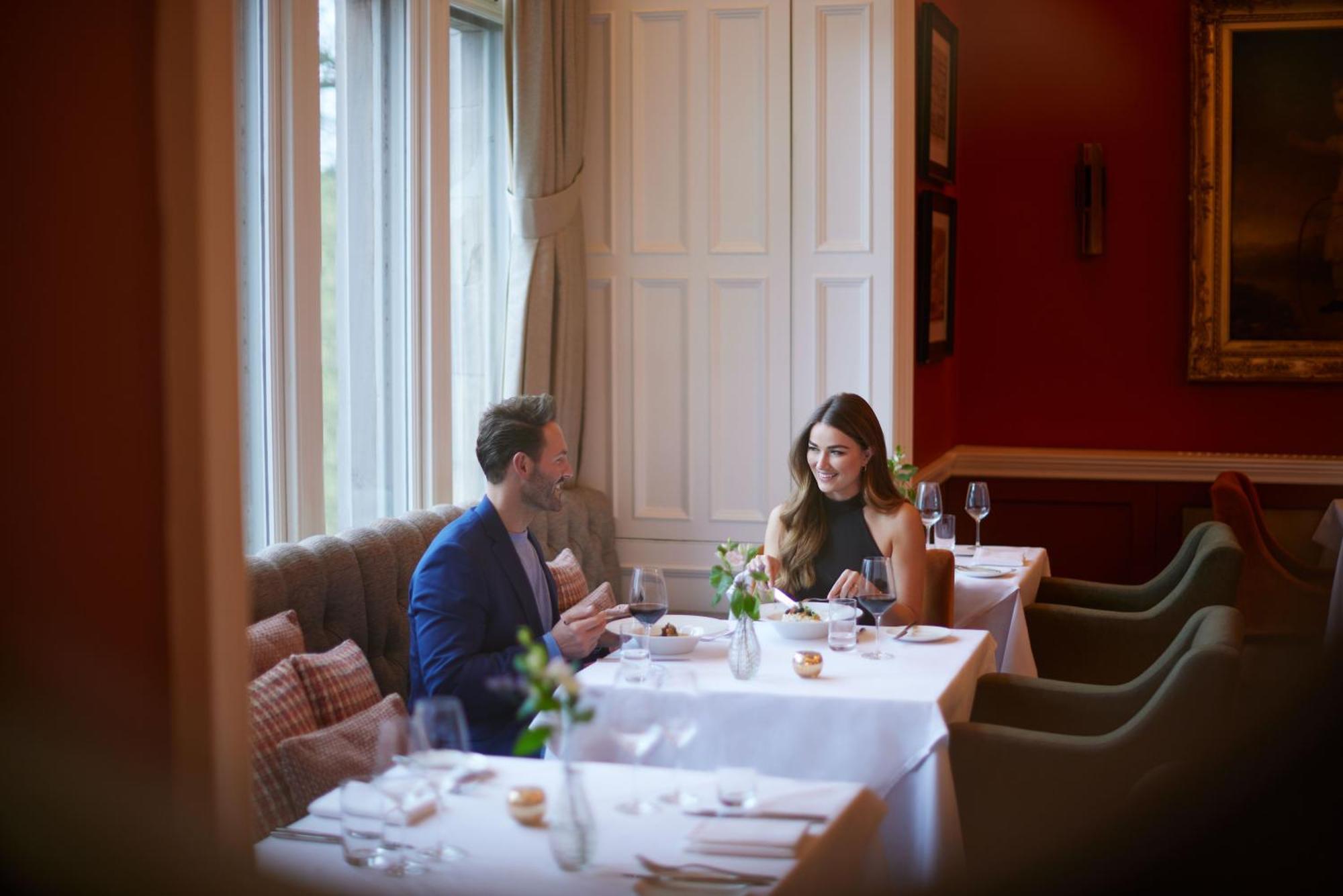 Schloss Roxburghe, Part Of Destination By Hyatt Exterior foto The restaurant at The Ivy Temple Row