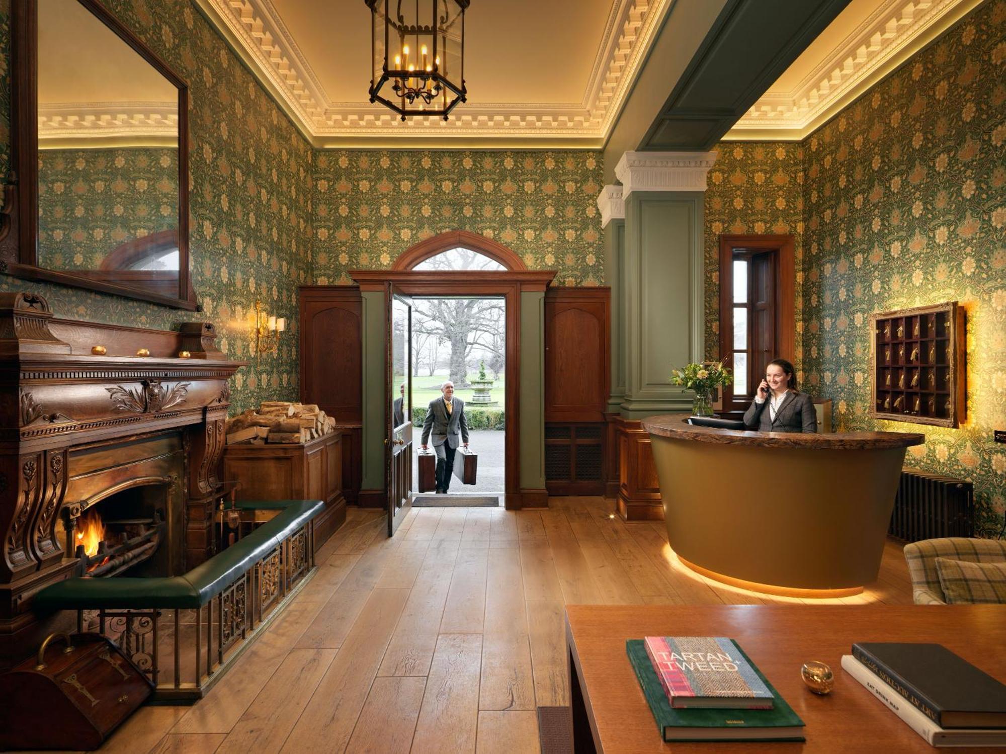 Schloss Roxburghe, Part Of Destination By Hyatt Exterior foto The hotel's reception