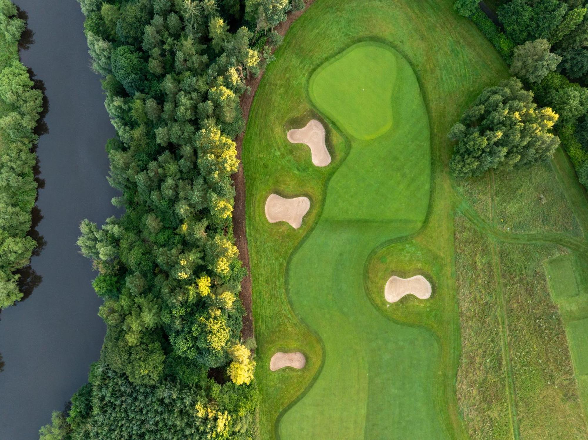 Schloss Roxburghe, Part Of Destination By Hyatt Exterior foto The 17th hole at the 2016 U.S. Open