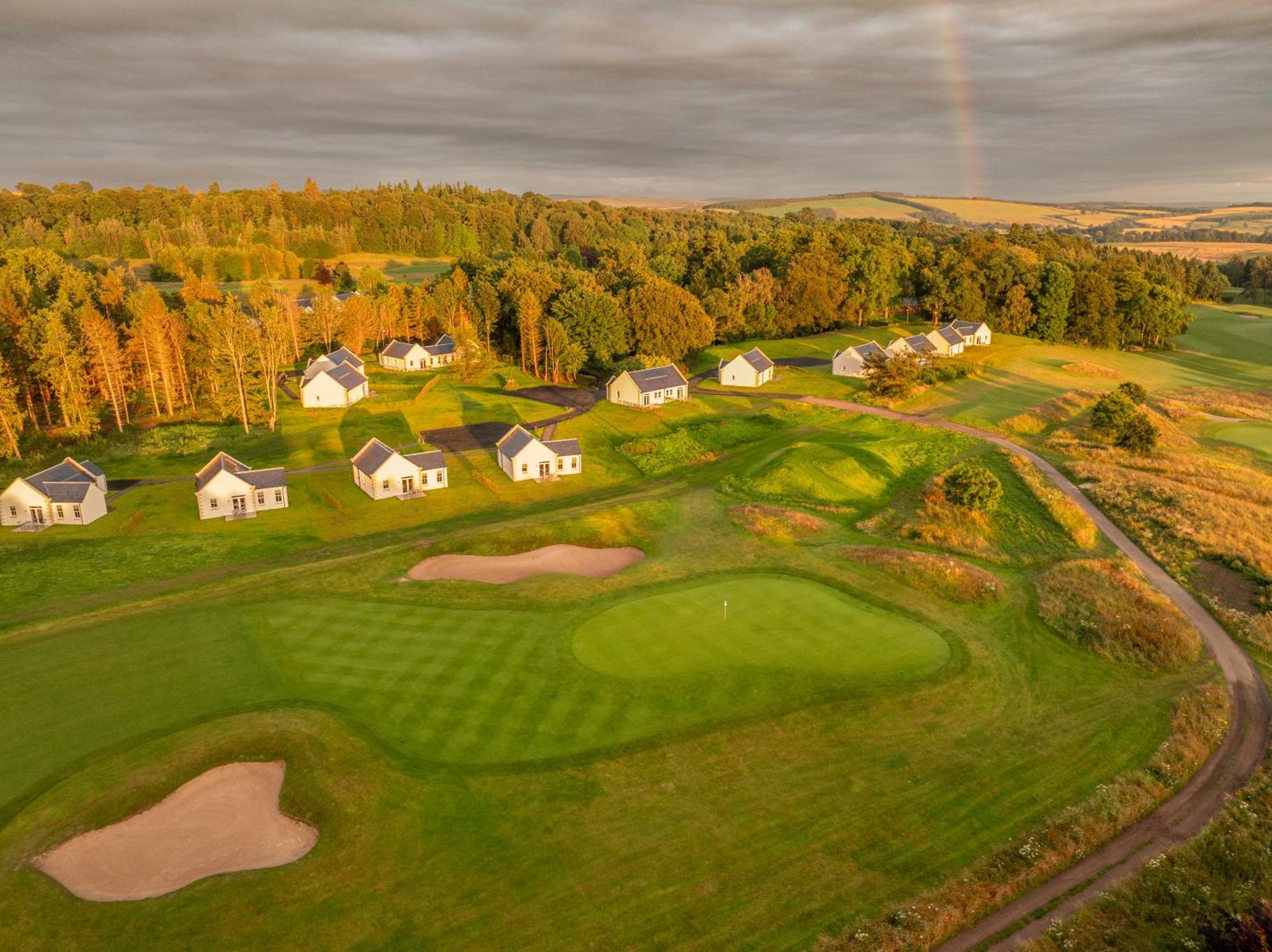 Schloss Roxburghe, Part Of Destination By Hyatt Exterior foto Golf resort in Estonia