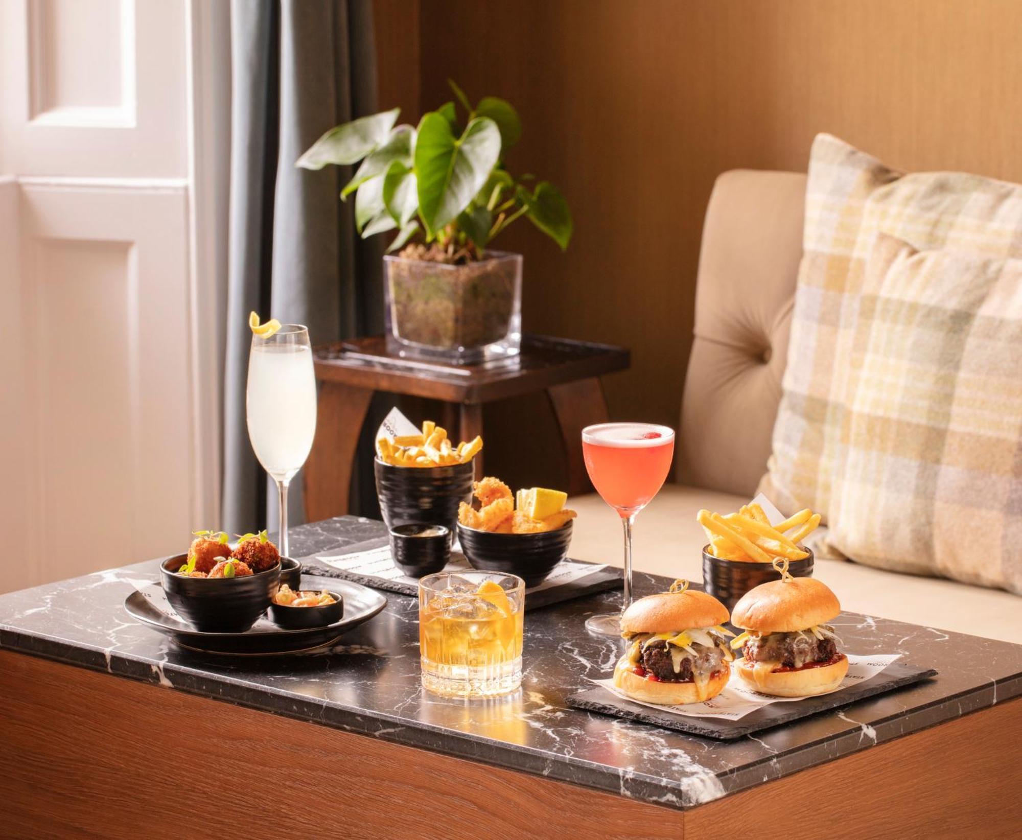Schloss Roxburghe, Part Of Destination By Hyatt Exterior foto A selection of cocktails and bar snacks at the bar
