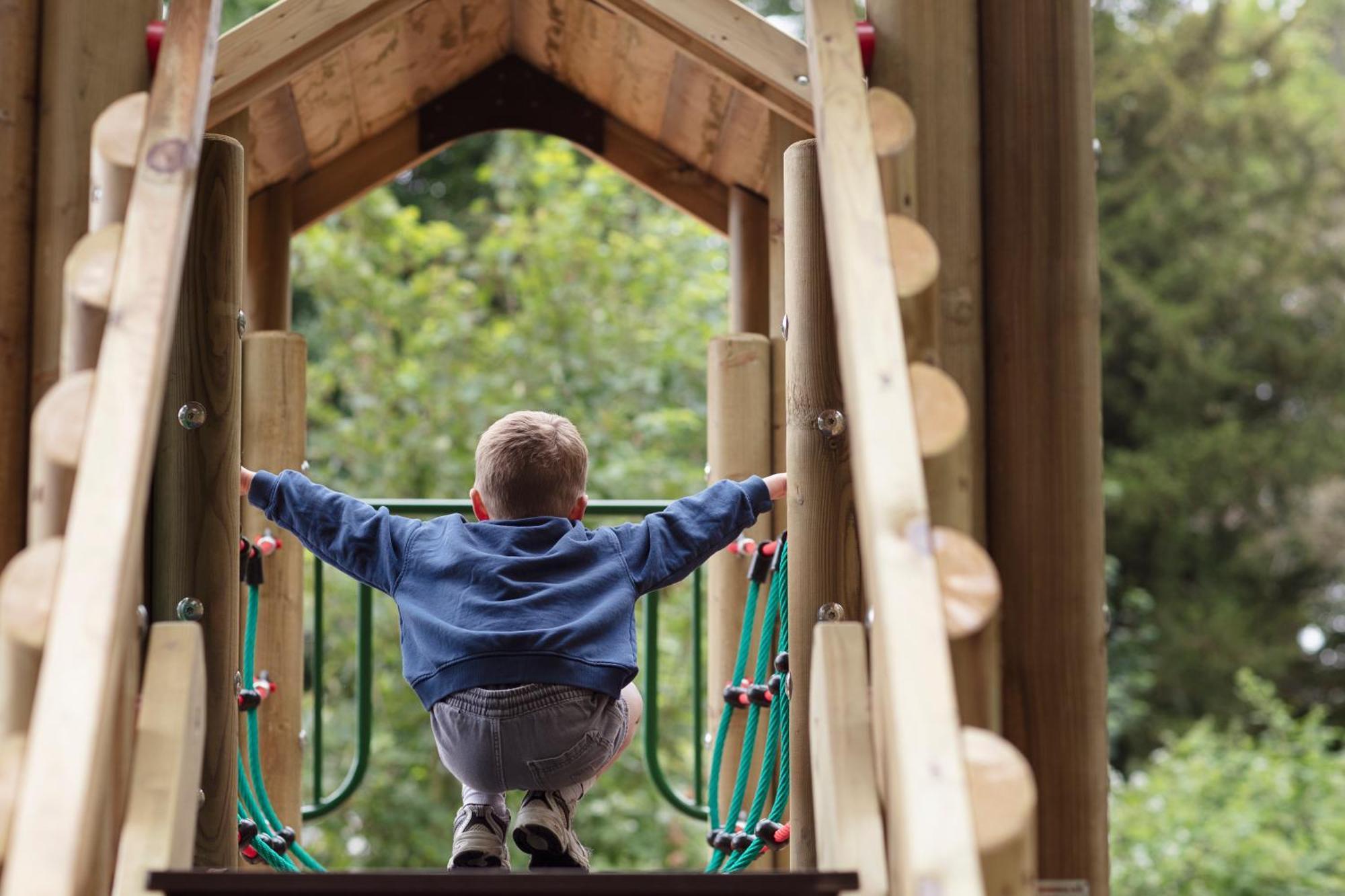 Schloss Roxburghe, Part Of Destination By Hyatt Exterior foto Child playing on a climbing frame